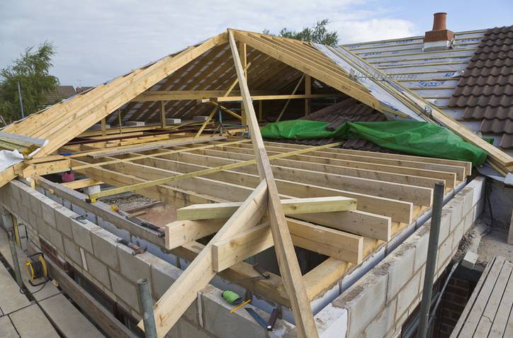 Dach w trakcie budowy